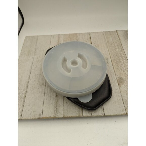 Pampered Chef #3 Pineapple Wedger Corer Cutter Slicer 2416 W/ Blade Guard Cover - Picture 5 of 5